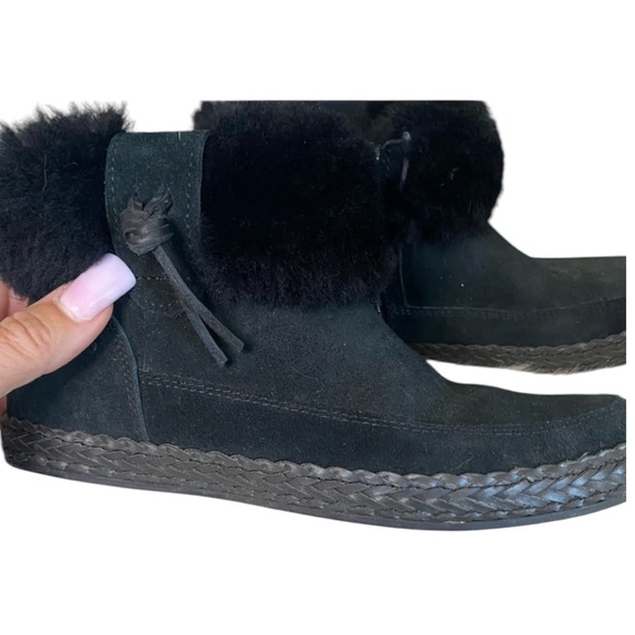 UGG BOOTIES - Picture 5 of 5